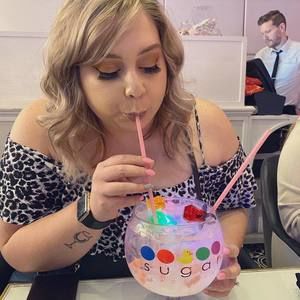 Meet your Posher, Julia